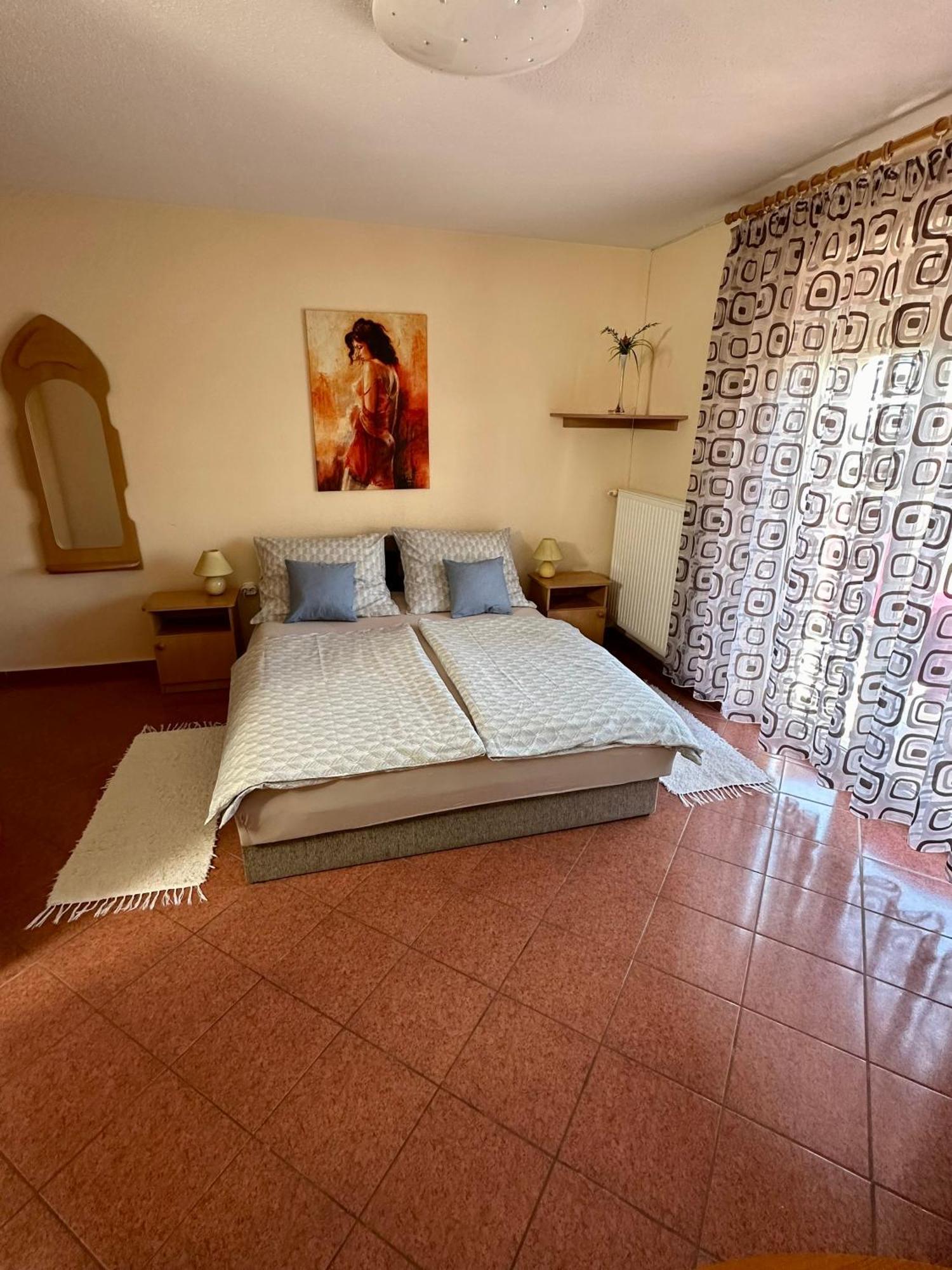 Judit Apartments ヘーヴィーズ エクステリア 写真