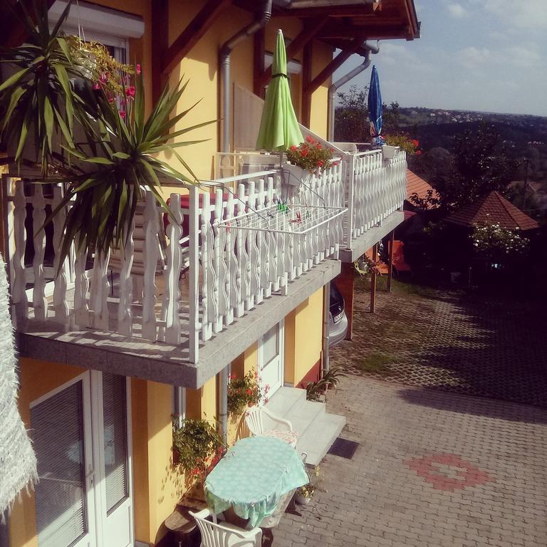 Judit Apartments ヘーヴィーズ エクステリア 写真