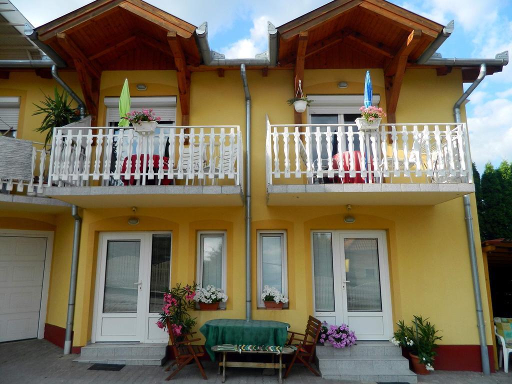 Judit Apartments ヘーヴィーズ エクステリア 写真